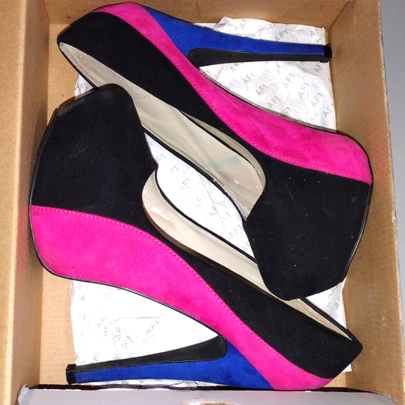 Suede heels 7 - Picture 1 of 1